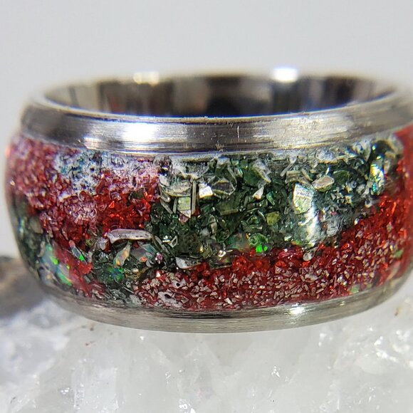 "Green Clover" Ring with Red & Green German Glass - Picture 3 of 6